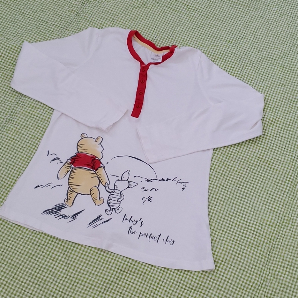DISNEY tshirt.      #3200